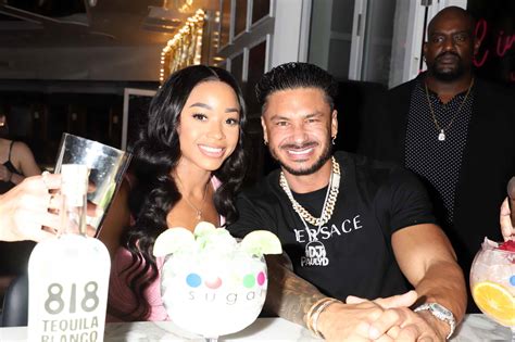 are nikki and pauly still together|Jersey Shore’s Pauly D and Nikki Hall Seen Together。